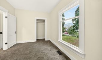 527 Chestnut St, Ashland, OR 97520