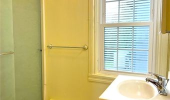 44 Phillips St 1L, North Kingstown, RI 02852