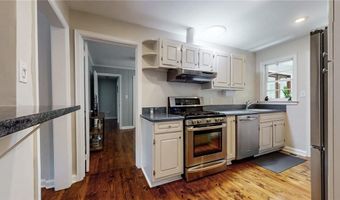 2461 Woodridge Dr, Decatur, GA 30033