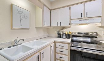 504 ORANGE Dr 11, Altamonte Springs, FL 32701