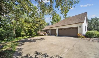 34089 Mill Creek Dr, Adel, IA 50003