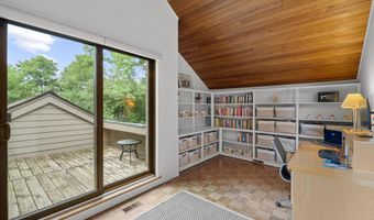 3735 Tremont Ln, Ann Arbor, MI 48105