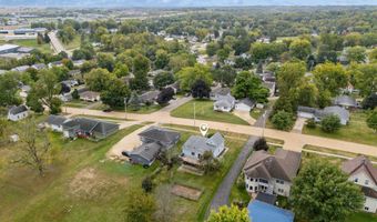 304 E Plum St, Anamosa, IA 52205