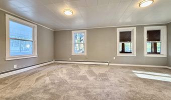 29 Fordway St, Derry, NH 03038