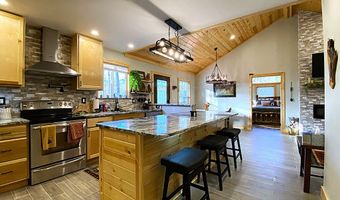 2052 Granny Squirrel Dr, Andrews, NC 28901