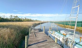 341 Smith Rd, Apalachicola, FL 32320