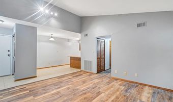 1308 Holgate Dr G5, Ballwin, MO 63021