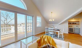 4 Longview Dr 404, Atkinson, NH 03811