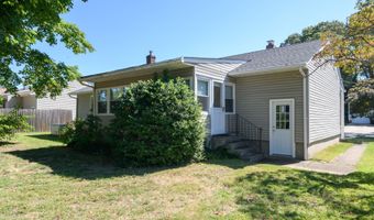 570 Garfield Ave, Belford, NJ 07718