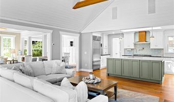 115 Beavertail Rd, Jamestown, RI 02835