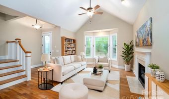 17 Bohemian Ln, Asheville, NC 28805