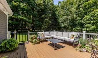 12 Lyndenwood Dr, Brookfield, CT 06804