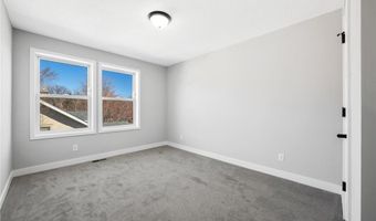 2604 Golden Valley Rd, Minneapolis, MN 55411