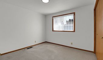 5689 D St, Springfield, OR 97478