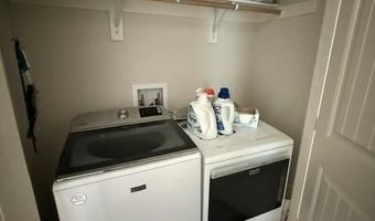 16338 Lois Ln, Basehor, KS 66007