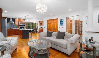 165 Lynn Cir, East Greenwich, RI 02818