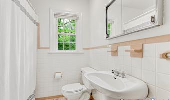 12352 Lees Ln, Ashland, VA 23005