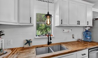 309 Beverly St, Bay St. Louis, MS 39520