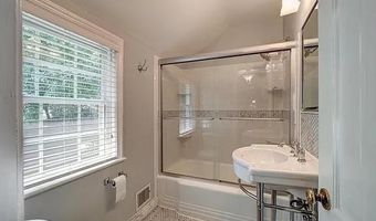 21 KENTBURY Way, Bethesda, MD 20814