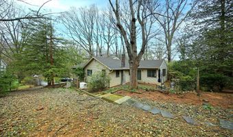 222 Red Hill Rd, Middletown, NJ 07748