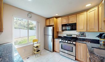 68 Virginia Ave 14, Danbury, CT 06810