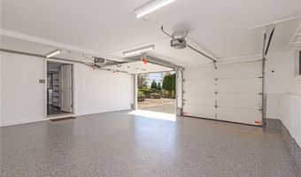 30 Bonnet View Dr, Jamestown, RI 02835