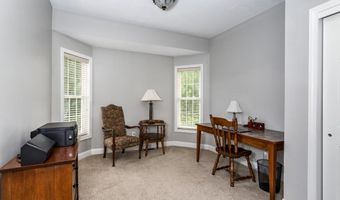 4 Candlelight Ln, Bellingham, MA 02019