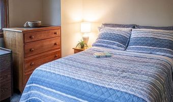 21 Annandale Ter, Newport, RI 02840