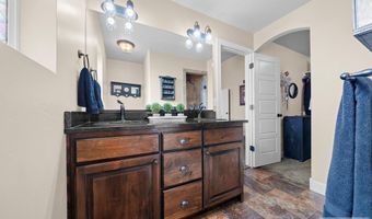 5577 Cottontree Ln, Ammon, ID 83406
