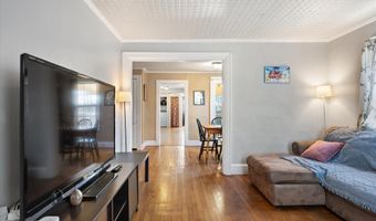60 6th St, Bangor, ME 04401