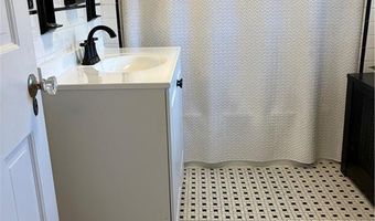 42 Pelham Pkwy, North Providence, RI 02911