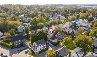 21 Slocum St, Newport, RI 02840