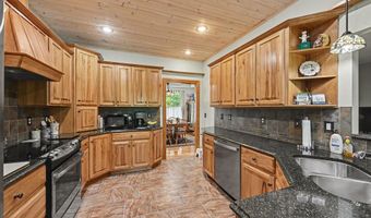 1653 Fairview Dr, Allegan, MI 49010