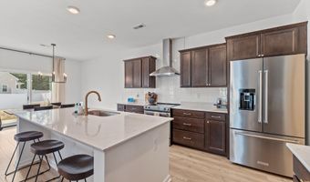 51 Walkabout Dr, Aberdeen, NC 28315