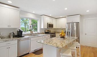 585 Chestnut St, Ashland, MA 01721