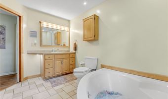 6009 Bole Dr, Andover, OH 44003