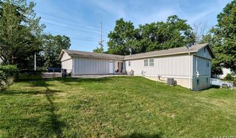 1211 Big Bend Rd, Ballwin, MO 63021