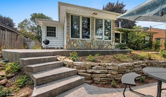 2323 PALISADES Dr, Appleton, WI 54915
