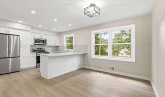60 Woodland Rd, Bayville, NJ 08721