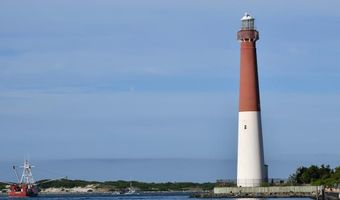 22 E 7TH St, Barnegat Light, NJ 08006