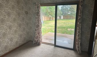 214 13th St W, Bottineau, ND 58318