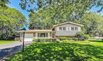 318 W Hackberry Dr, Arlington Heights, IL 60004