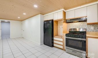 1 Glen Cove Rd, Arden, NC 28704