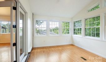 88 Gibson Rd, Asheville, NC 28804