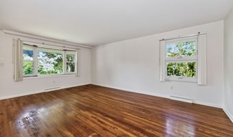 87 Buckingham Dr, Albany, NY 12208