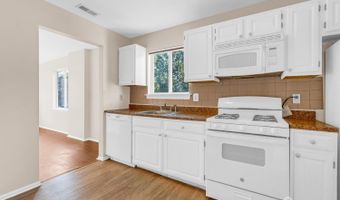1606 Madaline Dr, Avenel, NJ 07001