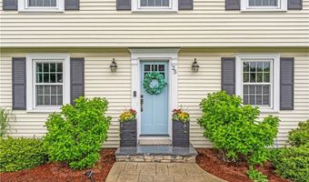 25 Marshall Way, East Providence, RI 02916