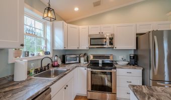 19 Magnolia Hill Rd, Bangor, ME 04401