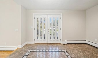 30 Dutchess Dr, Cranston, RI 02921