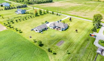 9903 Vermilion Rd, Amherst, OH 44001